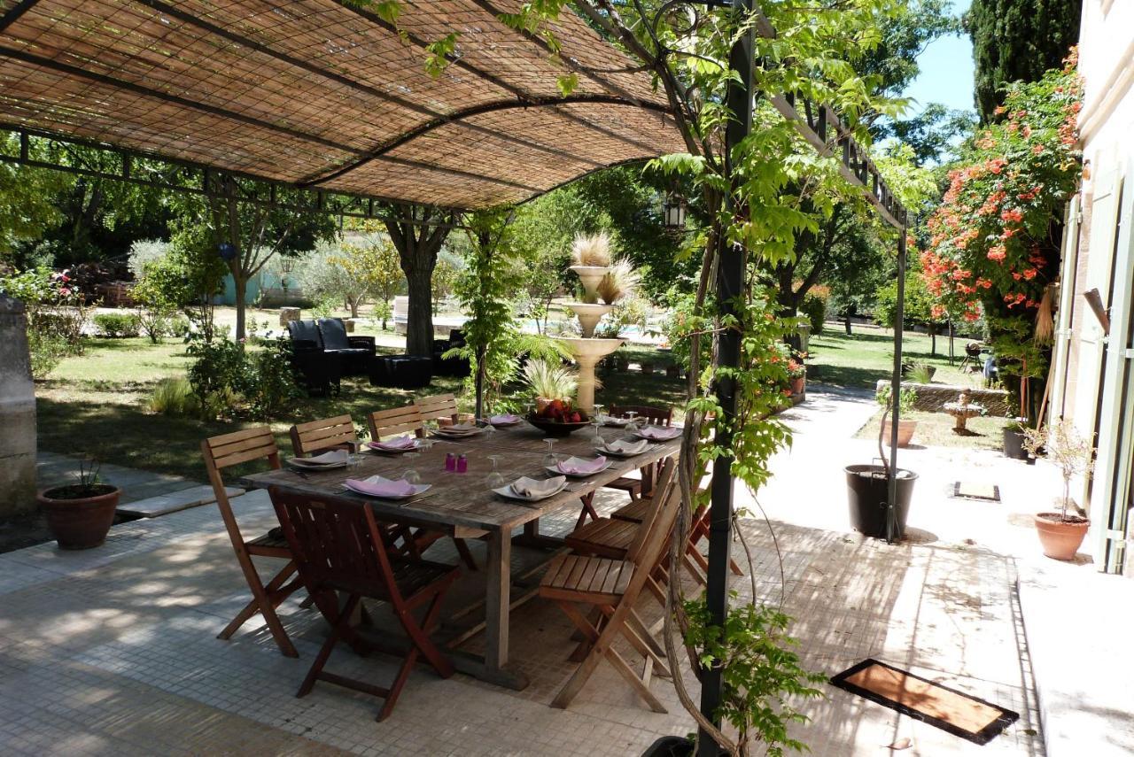 Le Mas Du Lac Saint-Rémy-de-Provence Exterior foto