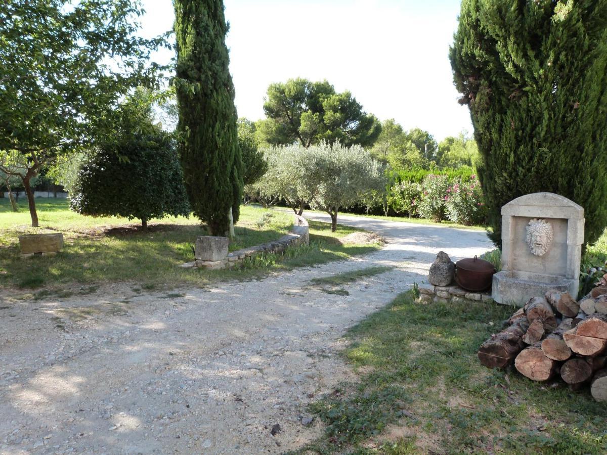 Le Mas Du Lac Saint-Rémy-de-Provence Exterior foto